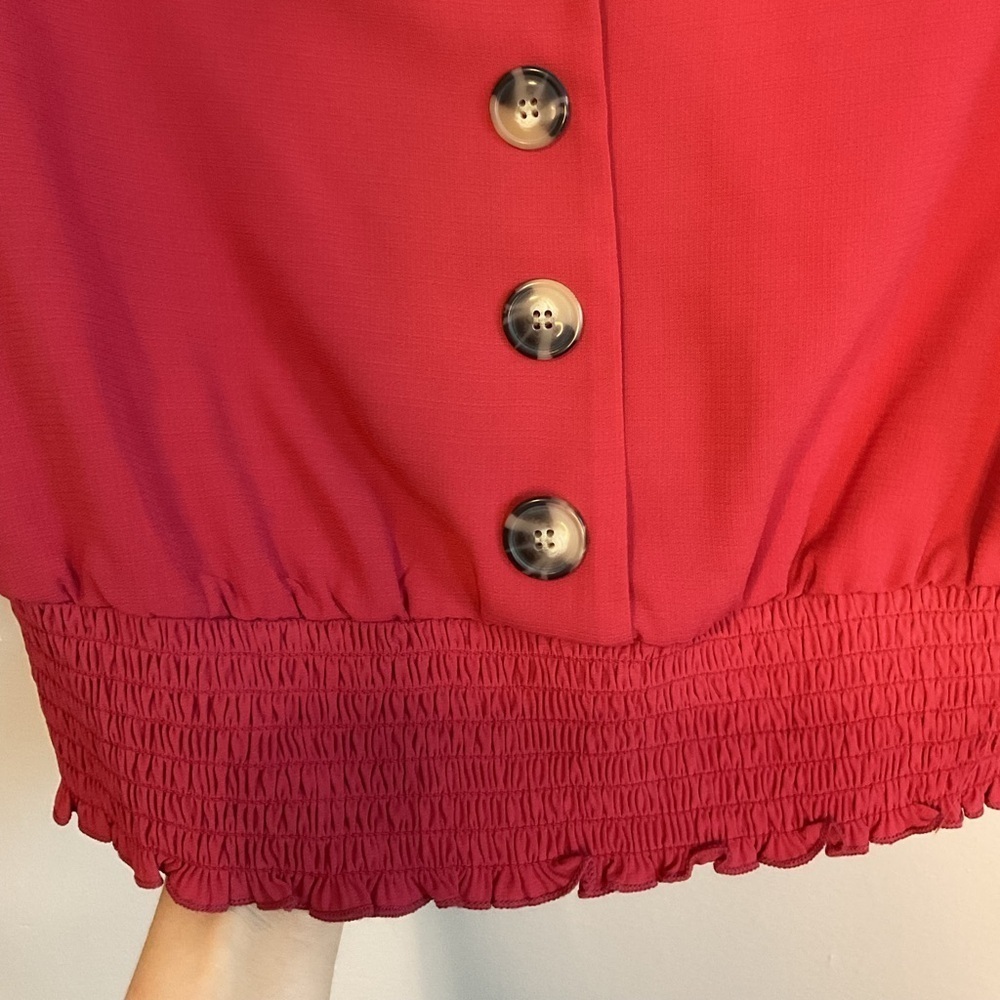 Red Preppy Formal Office Cropped Minimalist Top with leopard print buttons XS - Picture 4 of 5